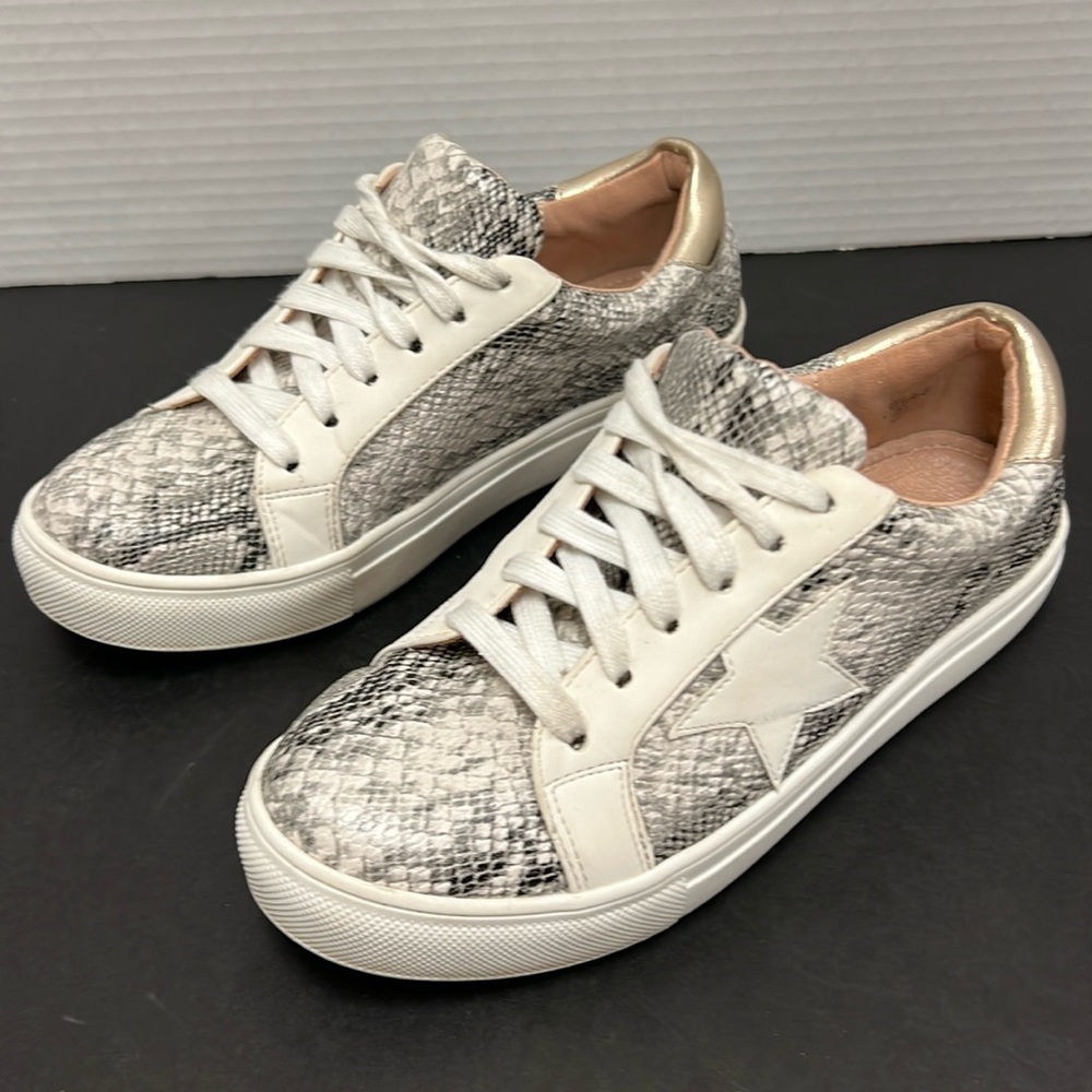AMS LAYLA Snakeskin Print Lace Up Sneakers Size 7